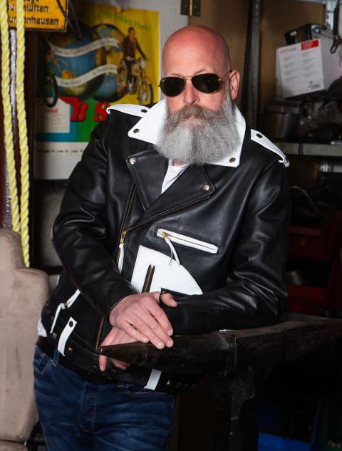 Motorradjack J-24 Black x White 